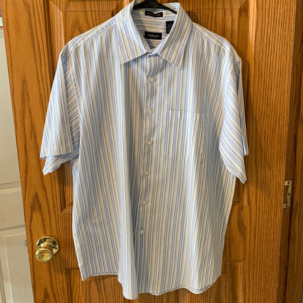 Short sleeve men’s button down in size 16-16 1/2